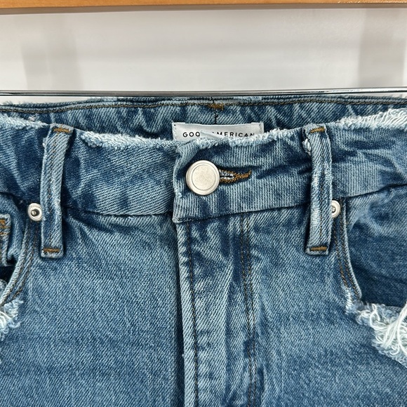Good American Good Vintage with Frayed Hem 2 - Picture 5 of 8